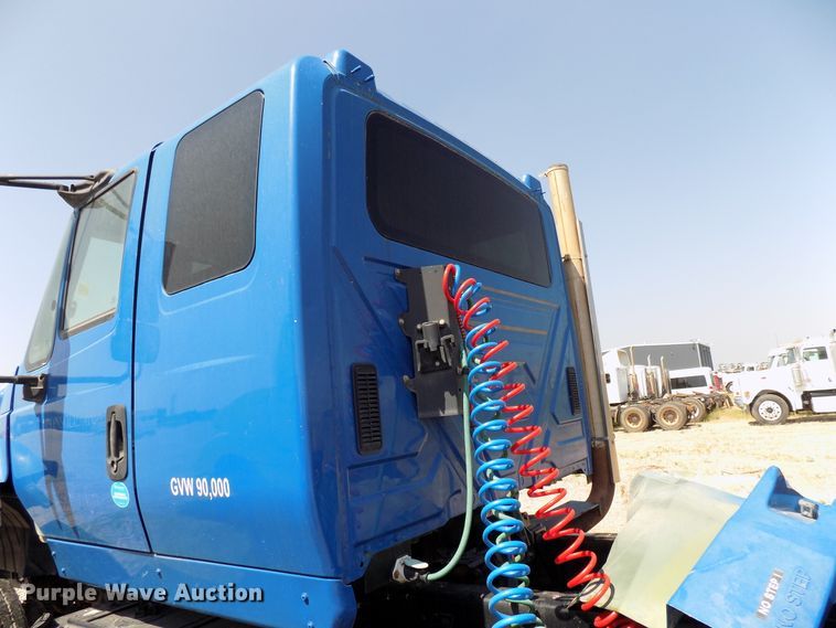 image for item DG4066 2007 International 7600 semi truck