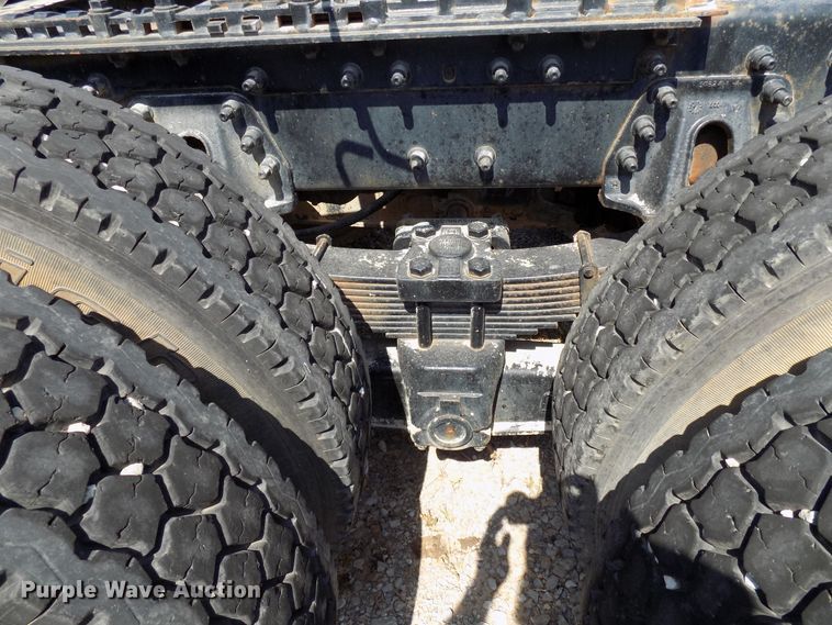 image for item DG4066 2007 International 7600 semi truck