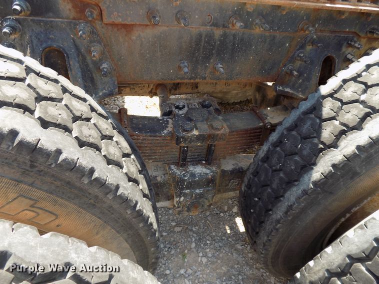 image for item DG4066 2007 International 7600 semi truck