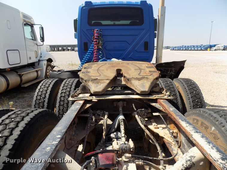 image for item DG4066 2007 International 7600 semi truck