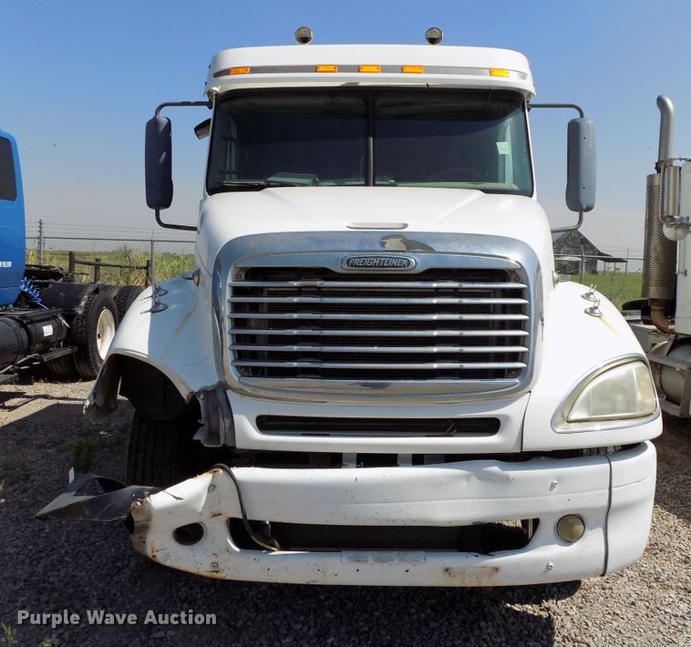 image for item DG4067 2007 Freightliner Columbia semi truck