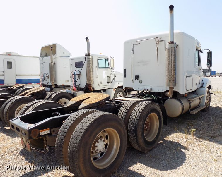 image for item DG4067 2007 Freightliner Columbia semi truck