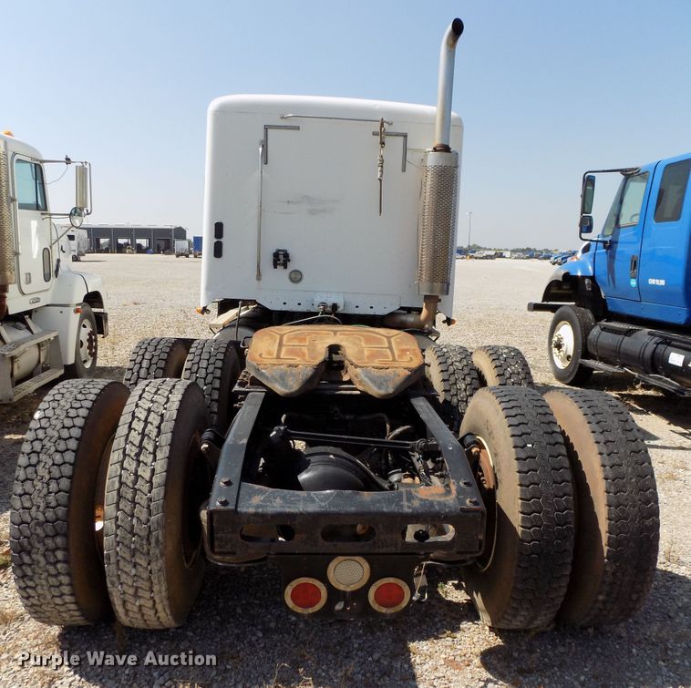 image for item DG4067 2007 Freightliner Columbia semi truck