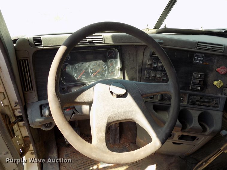 image for item DG4067 2007 Freightliner Columbia semi truck