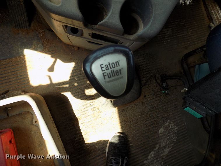 image for item DG4067 2007 Freightliner Columbia semi truck