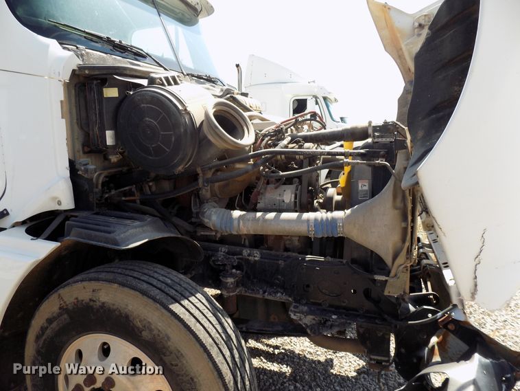 image for item DG4067 2007 Freightliner Columbia semi truck