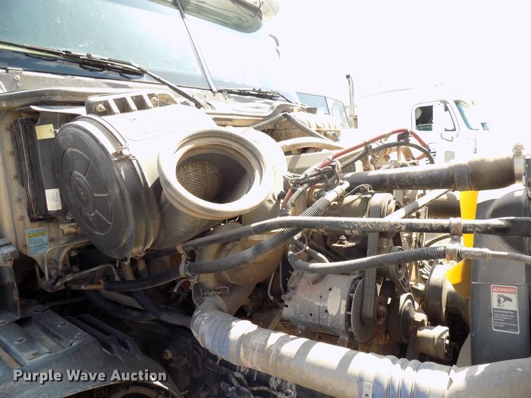 image for item DG4067 2007 Freightliner Columbia semi truck