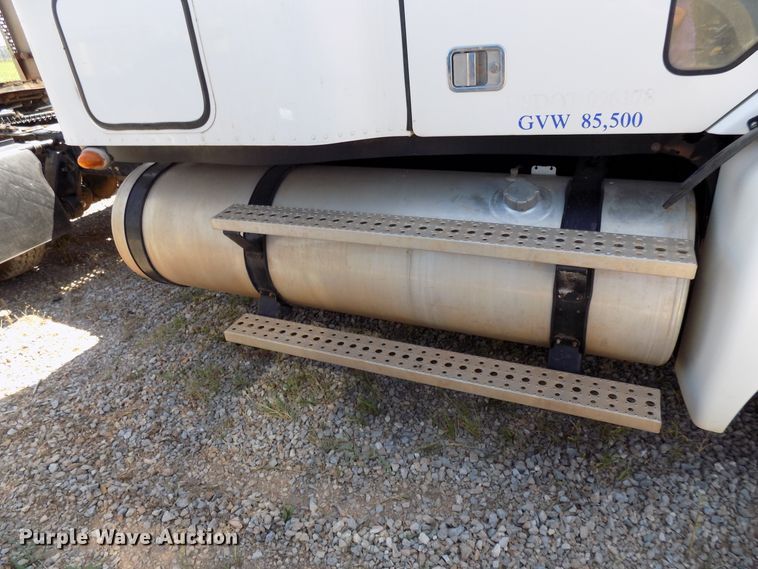 image for item DG4067 2007 Freightliner Columbia semi truck