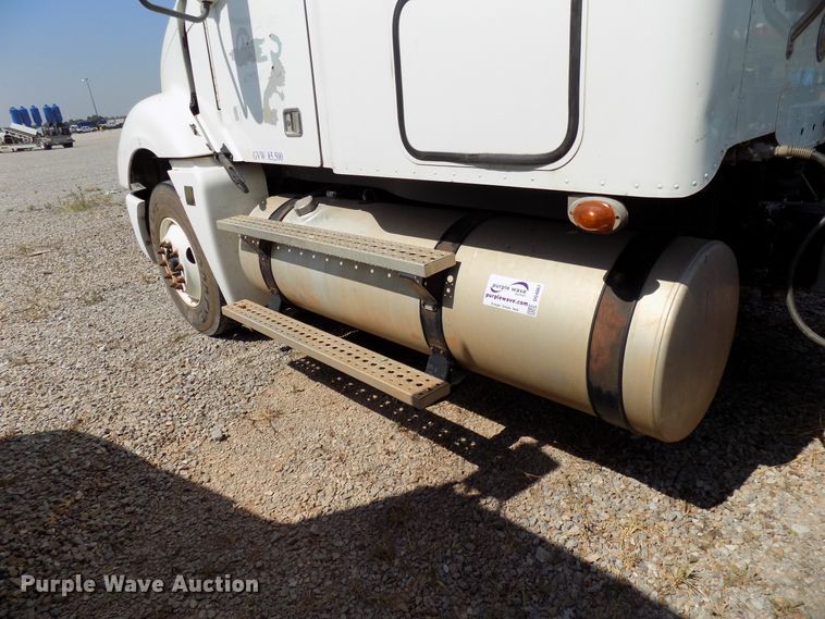 image for item DG4067 2007 Freightliner Columbia semi truck