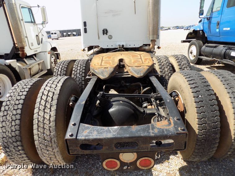 image for item DG4067 2007 Freightliner Columbia semi truck