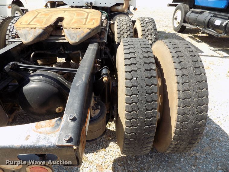 image for item DG4067 2007 Freightliner Columbia semi truck