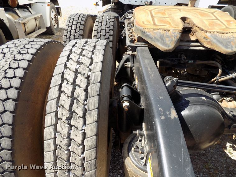 image for item DG4067 2007 Freightliner Columbia semi truck