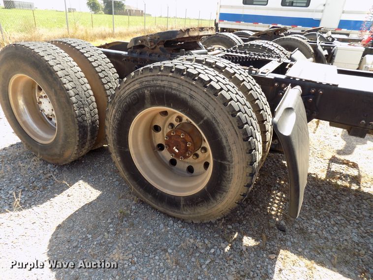 image for item DG4067 2007 Freightliner Columbia semi truck