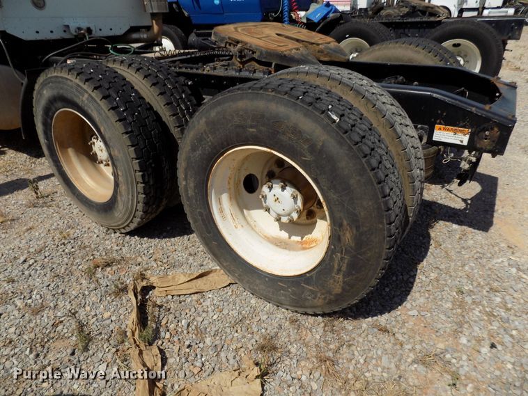 image for item DG4067 2007 Freightliner Columbia semi truck