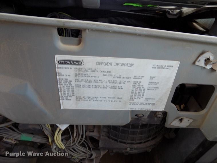 image for item DG4067 2007 Freightliner Columbia semi truck