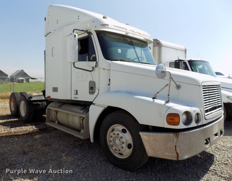 image for item DG4068 2002 Freightliner Century Class ST semi truck