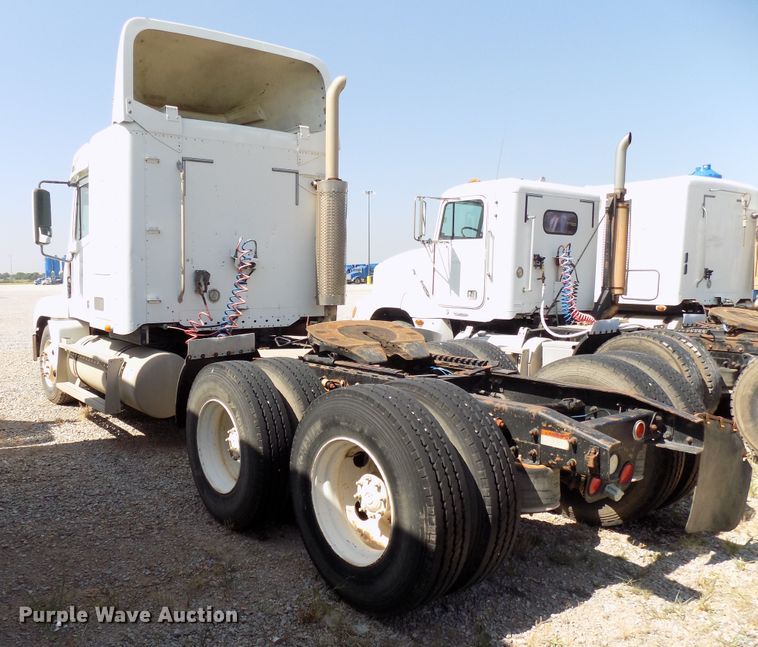 image for item DG4068 2002 Freightliner Century Class ST semi truck