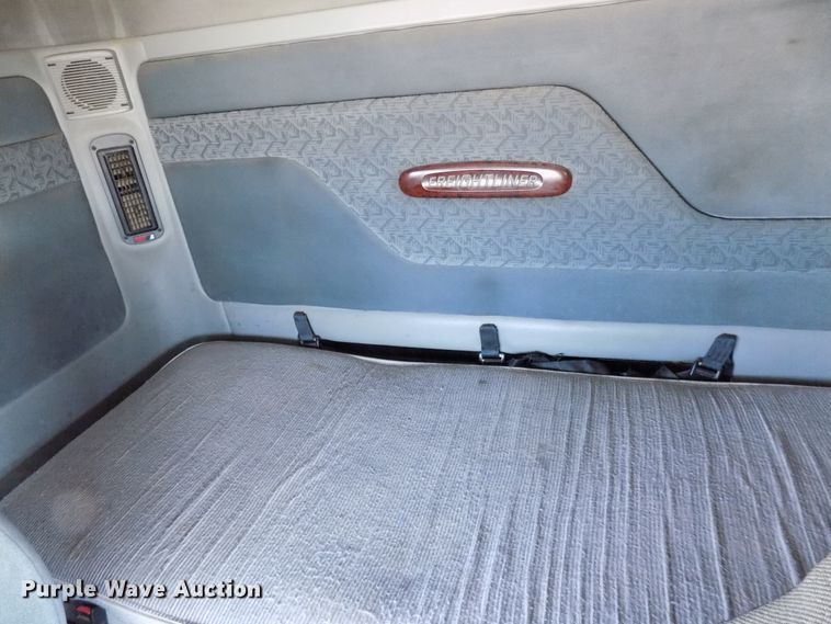 image for item DG4068 2002 Freightliner Century Class ST semi truck