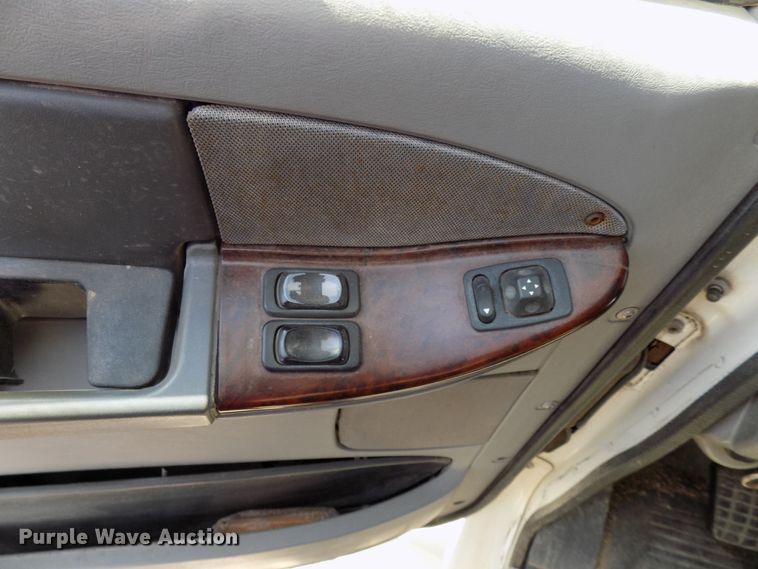 image for item DG4068 2002 Freightliner Century Class ST semi truck