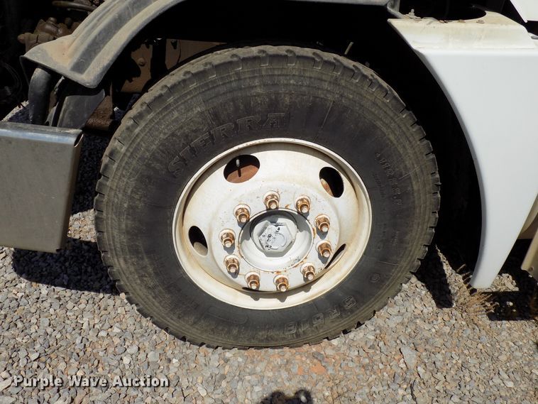 image for item DG4068 2002 Freightliner Century Class ST semi truck