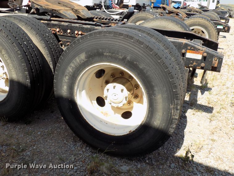 image for item DG4068 2002 Freightliner Century Class ST semi truck