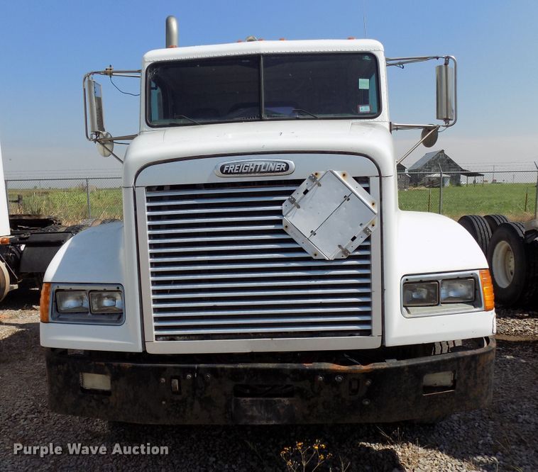image for item DG4070 1998 Freightliner FLD semi truck