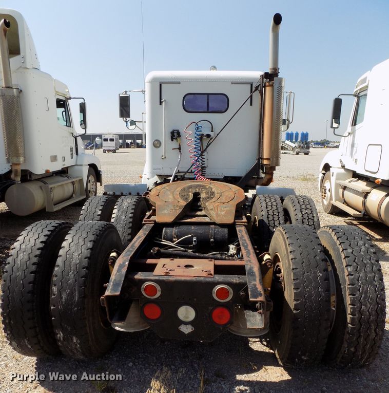 image for item DG4070 1998 Freightliner FLD semi truck