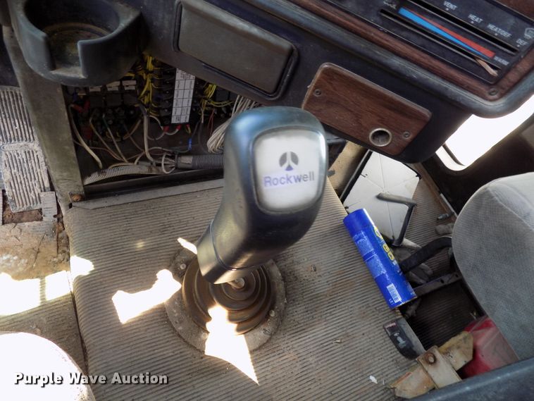 image for item DG4070 1998 Freightliner FLD semi truck