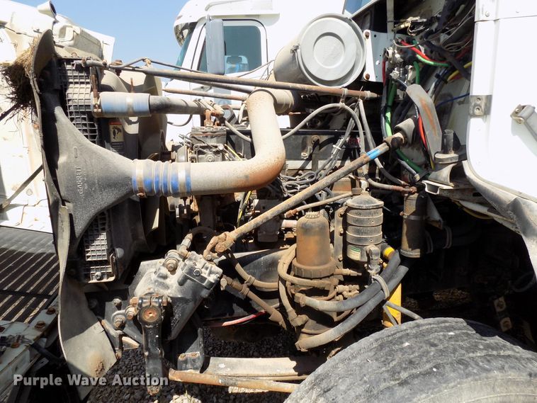 image for item DG4070 1998 Freightliner FLD semi truck