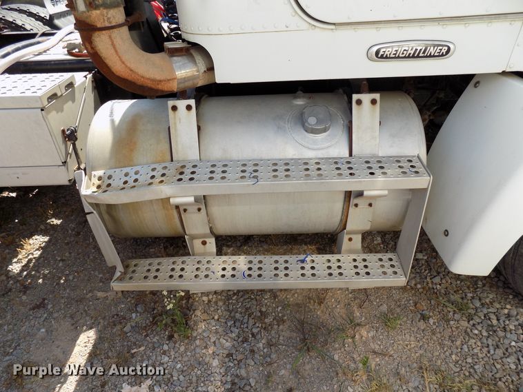 image for item DG4070 1998 Freightliner FLD semi truck