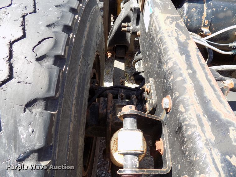 image for item DG4070 1998 Freightliner FLD semi truck