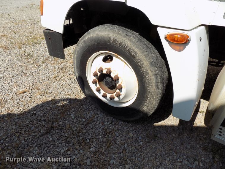 image for item DG4070 1998 Freightliner FLD semi truck