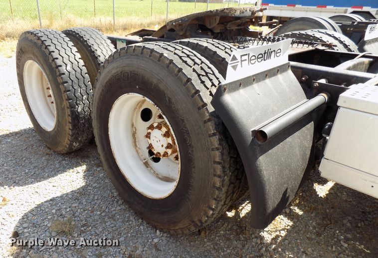 image for item DG4070 1998 Freightliner FLD semi truck