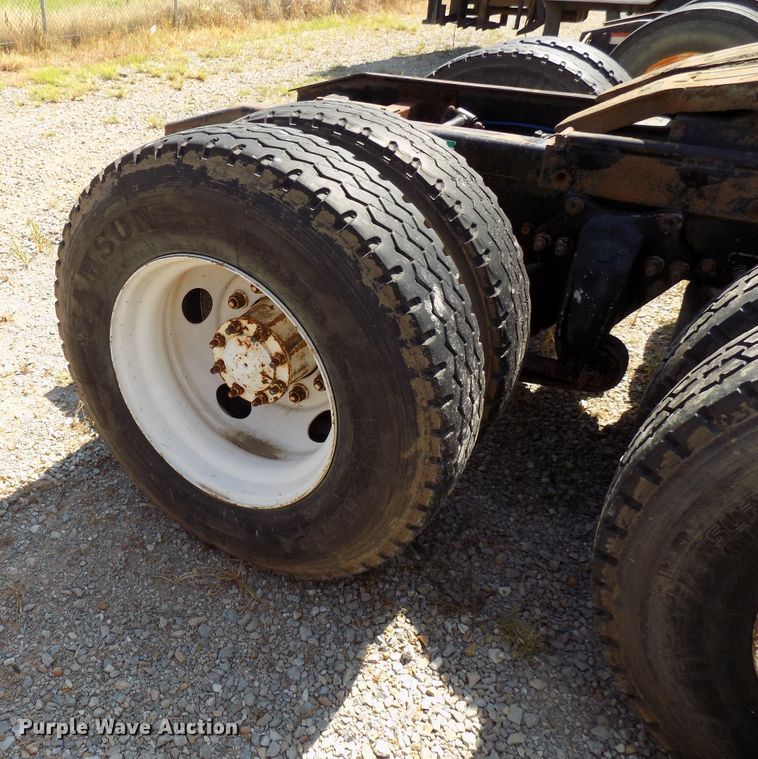 image for item DG4070 1998 Freightliner FLD semi truck