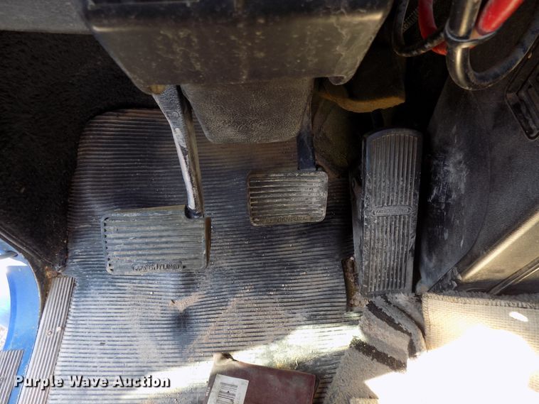 image for item DG4071 2000 Freightliner FLD semi truck