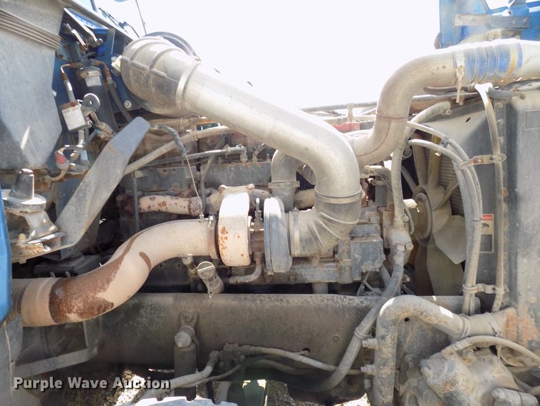 image for item DG4071 2000 Freightliner FLD semi truck