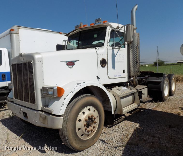 image for item DG4072 2003 Peterbilt 378 semi truck
