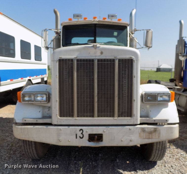 image for item DG4072 2003 Peterbilt 378 semi truck