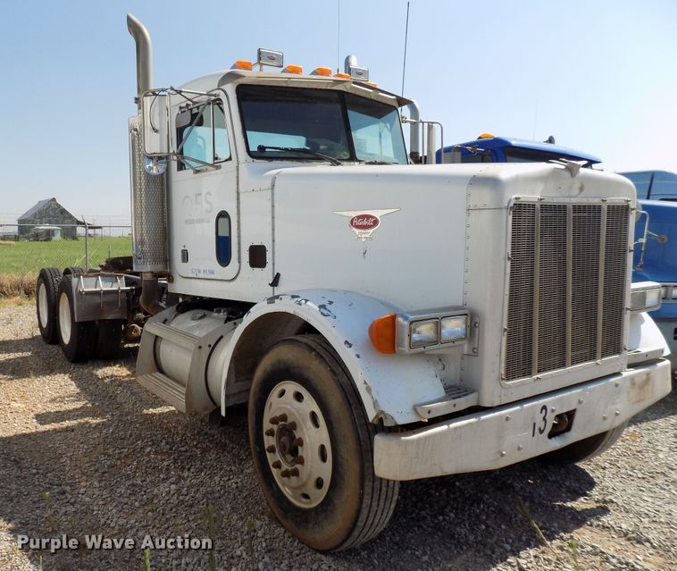 image for item DG4072 2003 Peterbilt 378 semi truck