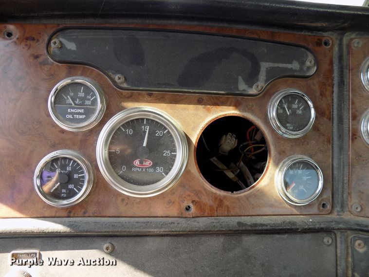 image for item DG4072 2003 Peterbilt 378 semi truck