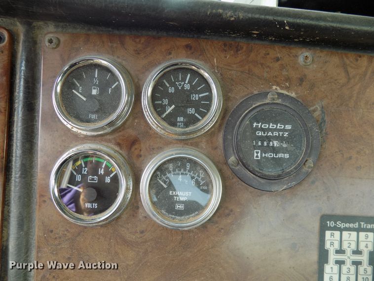 image for item DG4072 2003 Peterbilt 378 semi truck