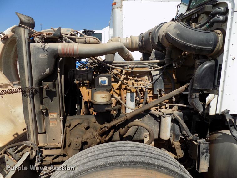 image for item DG4072 2003 Peterbilt 378 semi truck