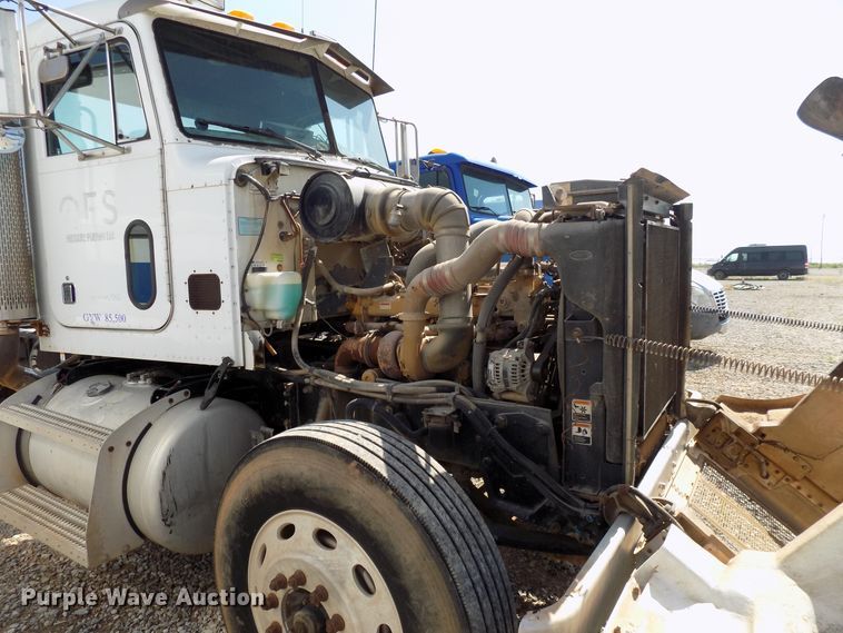 image for item DG4072 2003 Peterbilt 378 semi truck