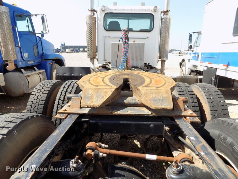 image for item DG4072 2003 Peterbilt 378 semi truck