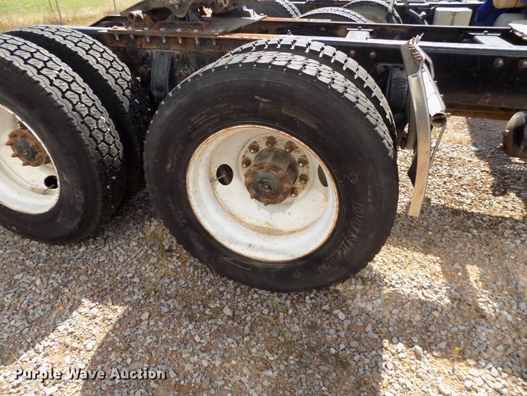 image for item DG4072 2003 Peterbilt 378 semi truck