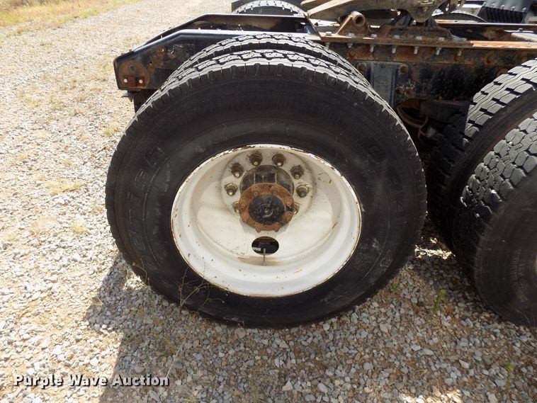 image for item DG4072 2003 Peterbilt 378 semi truck