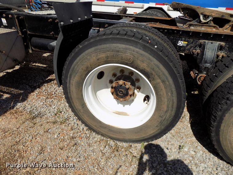 image for item DG4072 2003 Peterbilt 378 semi truck