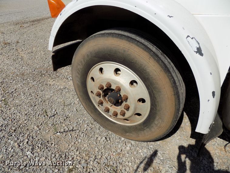 image for item DG4072 2003 Peterbilt 378 semi truck