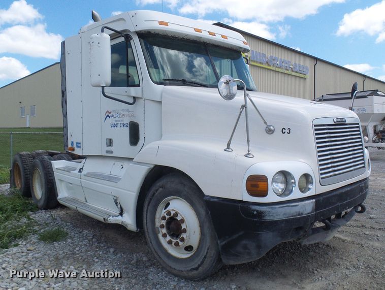 image for item DI0547 2000 Freightliner Century Class semi truck