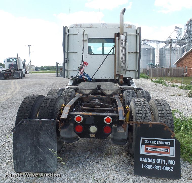 image for item DI0547 2000 Freightliner Century Class semi truck